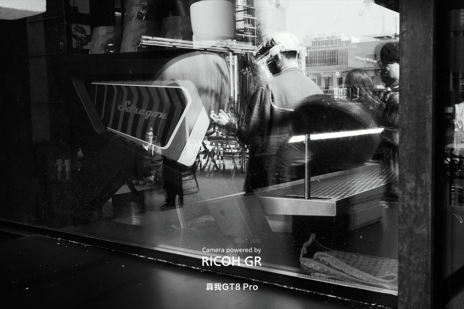 感受一下，真我GT Pro的这个理光GR味。高对比黑白，太有冲击力了[捂嘴哭][