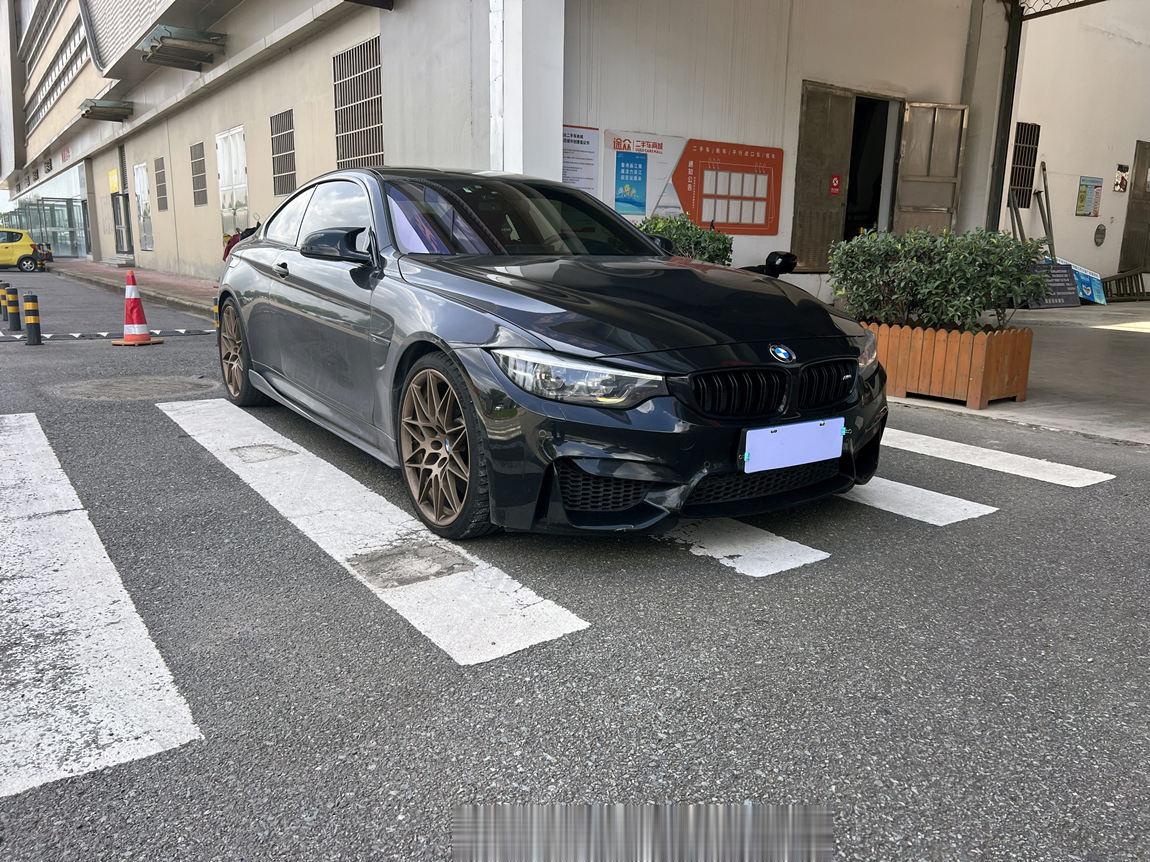 老款 “小鼻孔” 的 M4 双门，有喜欢的吗？[酷]车辆于2019年10月上牌，
