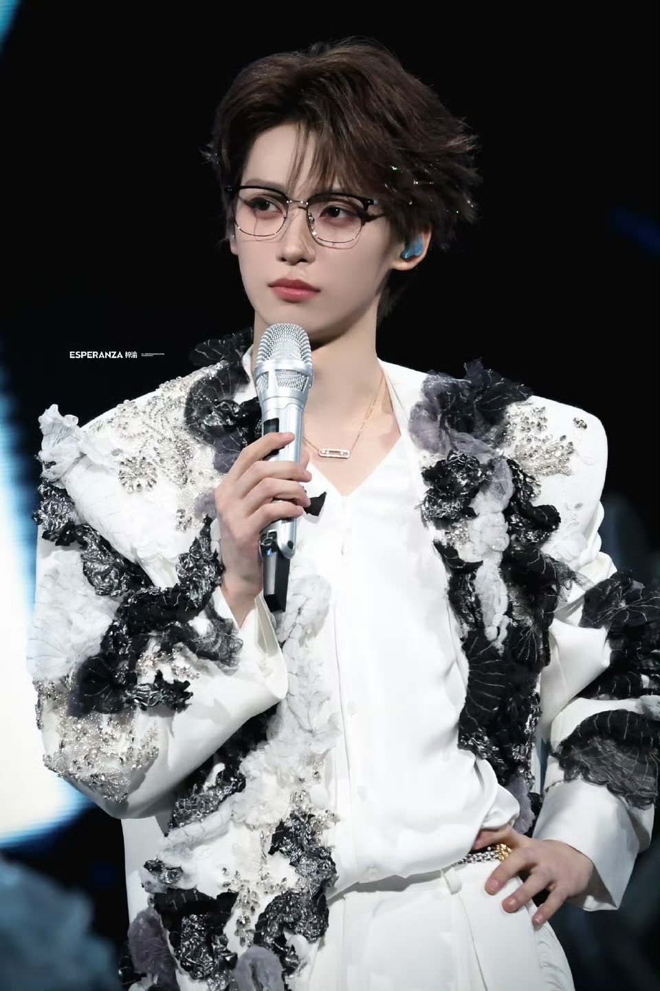 梓渝满分眼镜男 梓渝满分眼镜男 