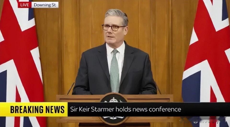 特朗普政府一直对丹麦的格陵兰岛“念念不忘”，把它看作北极战略的关键。但这次他们用