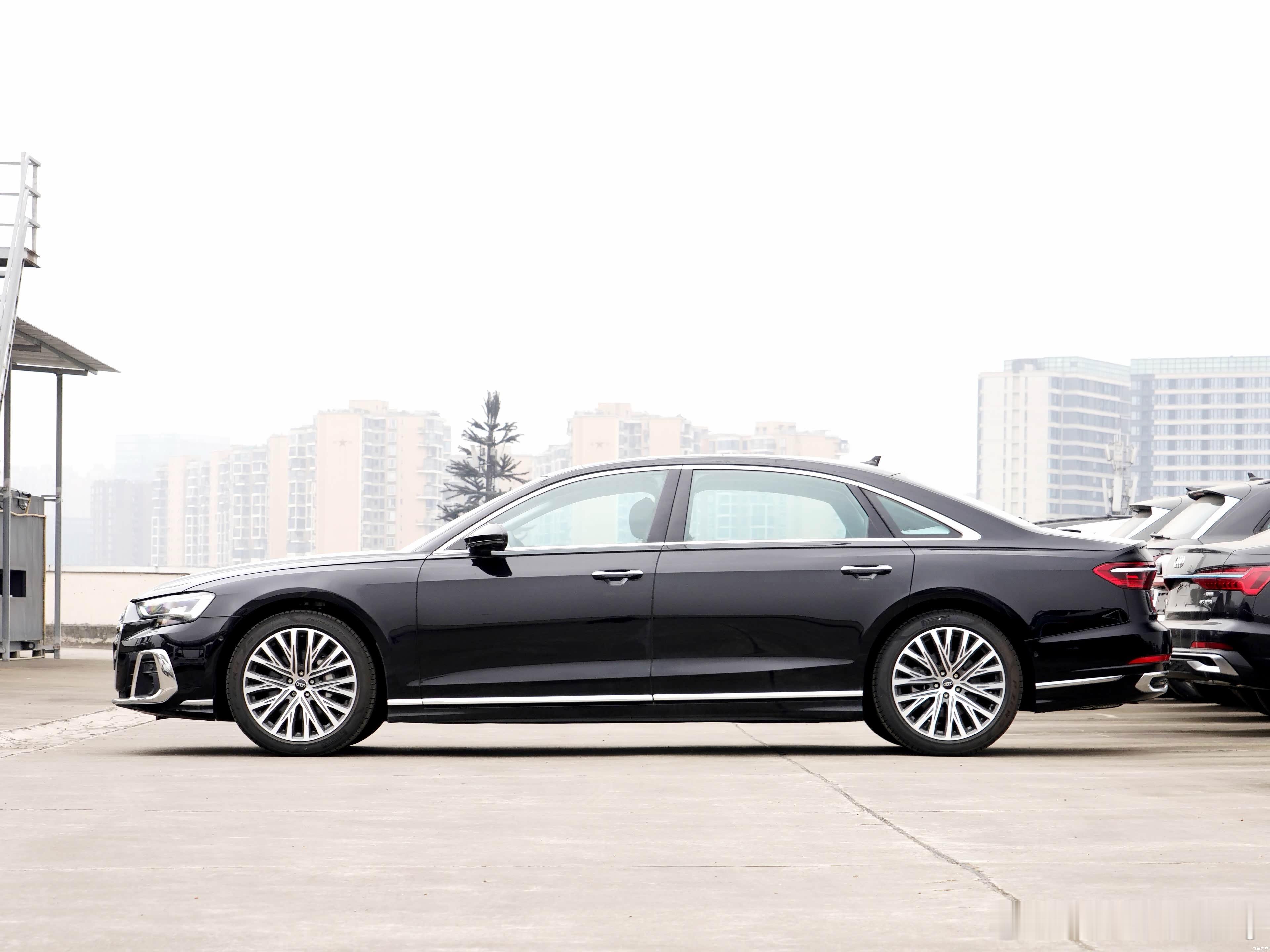奥迪A8 50TFSI 包牌包税 0公里二手车 现在全款599900元贷款529