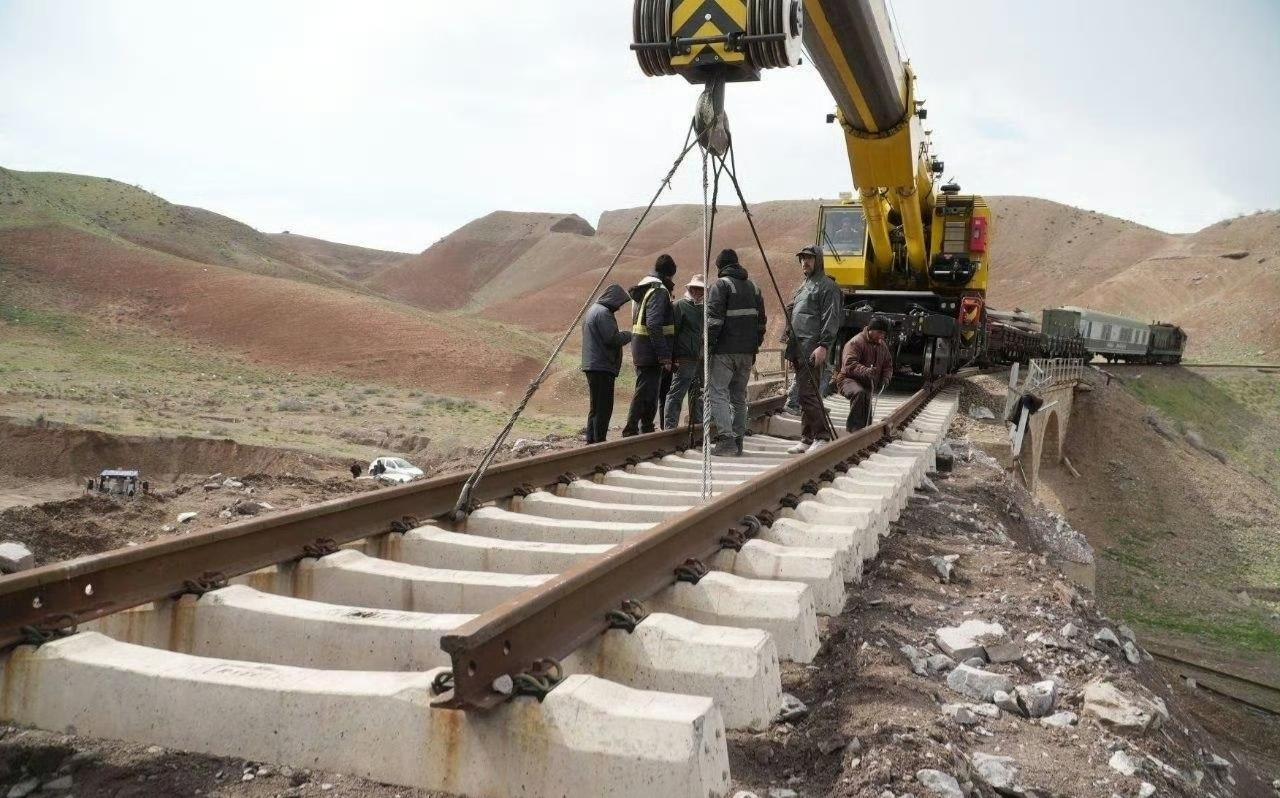 伊朗基建速度远胜美国！法尔斯通讯社：被美以空军轰炸损毁的大不里士-德黑兰和大不里
