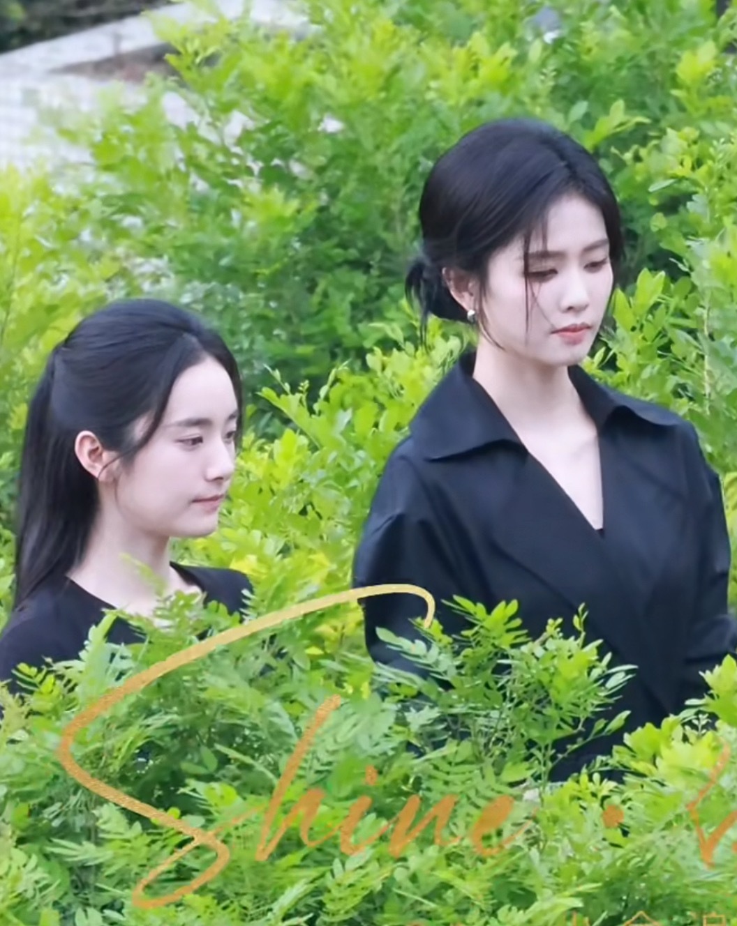 🍍这幕有点像跑男遇到章若楠…这个女配素颜眉眼有点像我幂额，挺漂亮的 