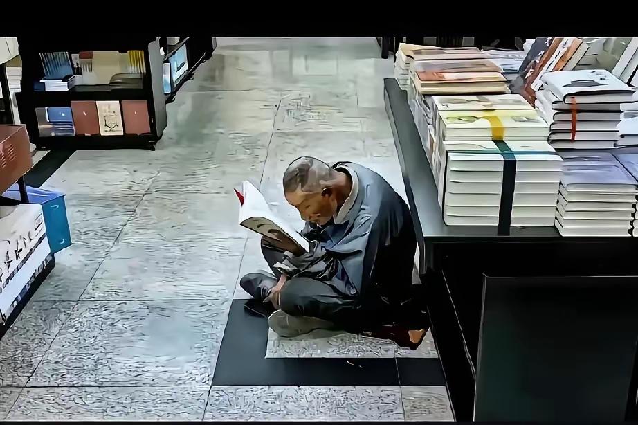 这两天关于有人举报杭州图书馆一位流浪汉进去看书的现象。

杭州图书馆馆长的一番话