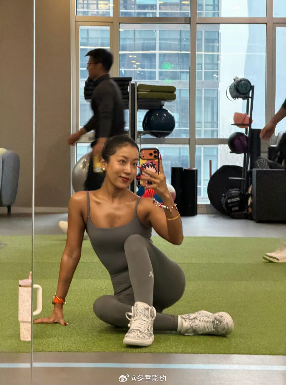 吉克隽逸给内耗的人发射能量 每次陷入胡思乱想自我纠结的时候，看看吉克隽逸真的会被