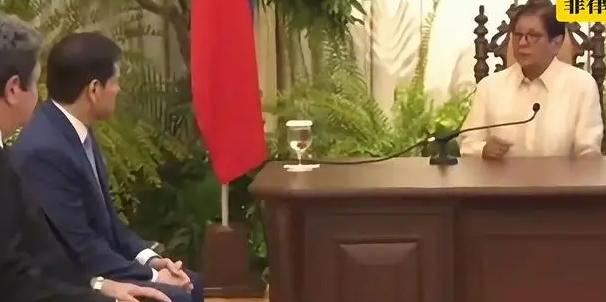 白宫经典 “训话式” 接见再现菲律宾，不同的是这次轮到美国了。

2026年7月