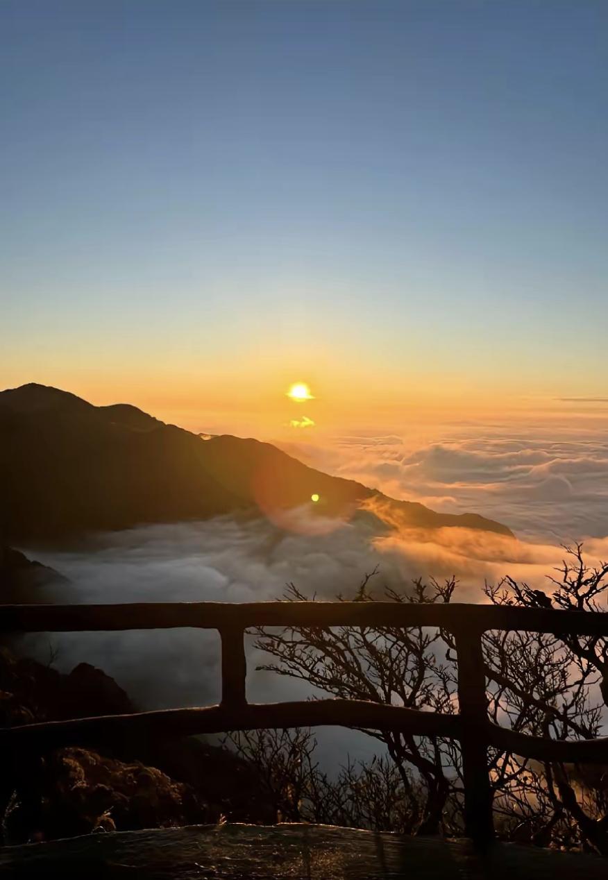 道不压无根之木，苦不磨闭心之人。
人这辈子到底能有什么大事？
我告诉你——当你真