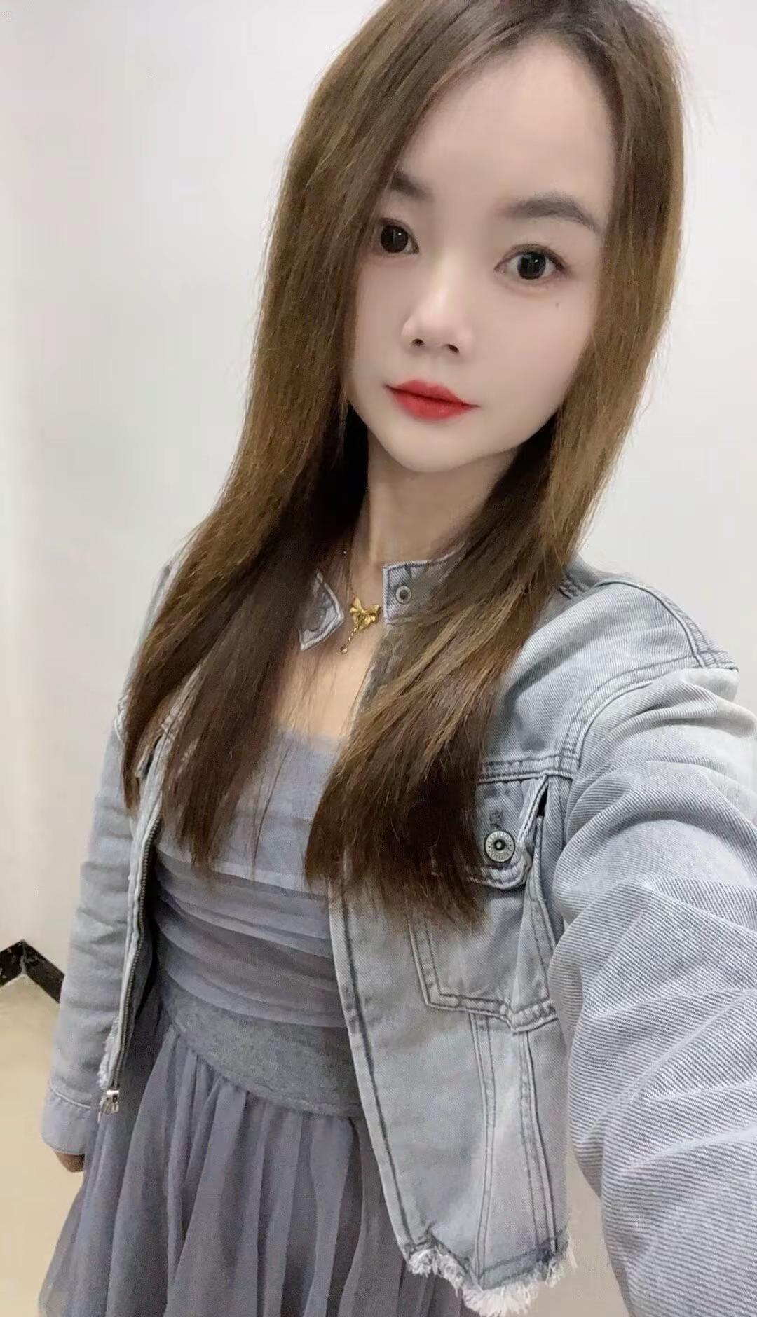 淡淡的就挺好的  人生不会太圆满，不奢求每一天都过得幸幸福福，开开心心  只希望