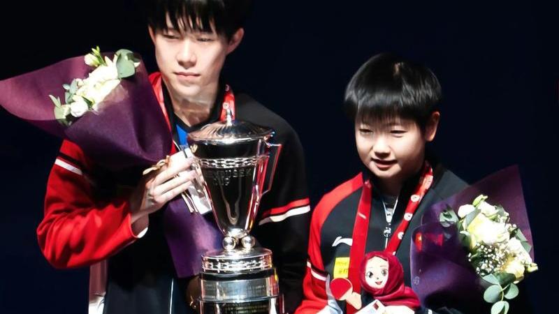 12月29日，第十六届体坛榜样年度评选揭晓，王楚钦、孙颖莎凭借卓越表现，分别荣膺