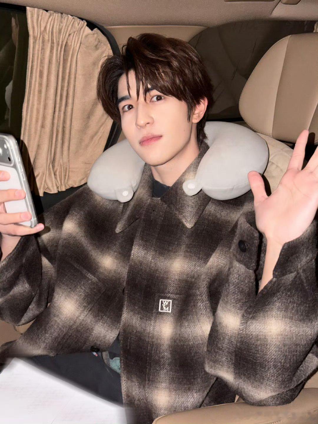 尹浩宇你人还怪好的咧森林进化论2025   紧张游戏里这举动太加分了，简直是冬日