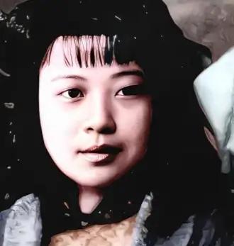 1963年，陈广胜当了师长，听说老家那个拜过堂的媳妇秀兰还在，一个人拉扯着他走时