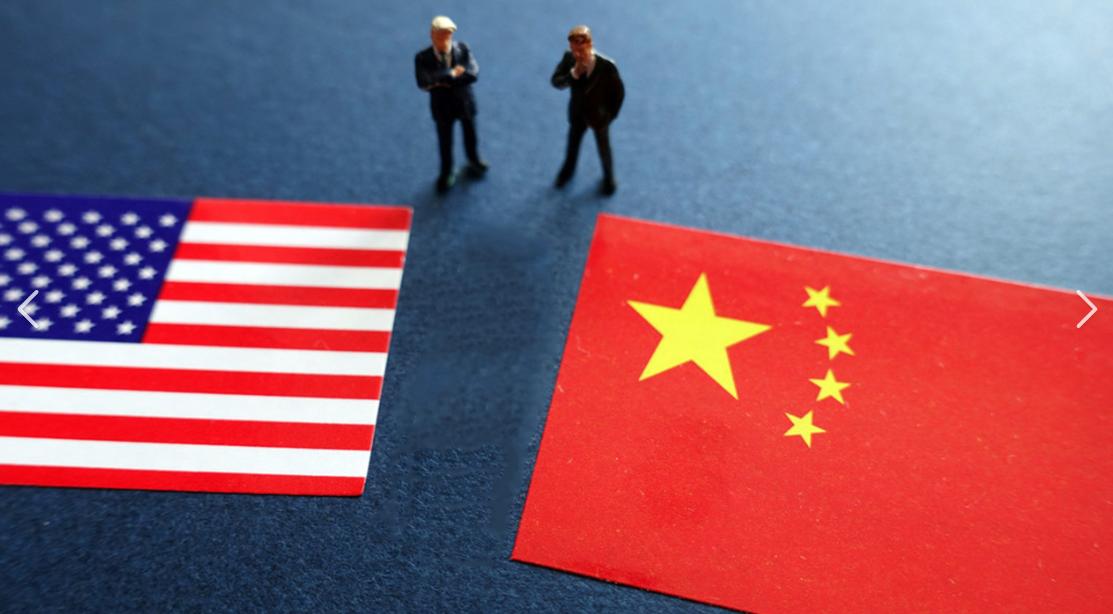 中美博弈已经到了生死棋局！中国的手上正握紧利刃，美国做梦也想不到，他们的霸权正被