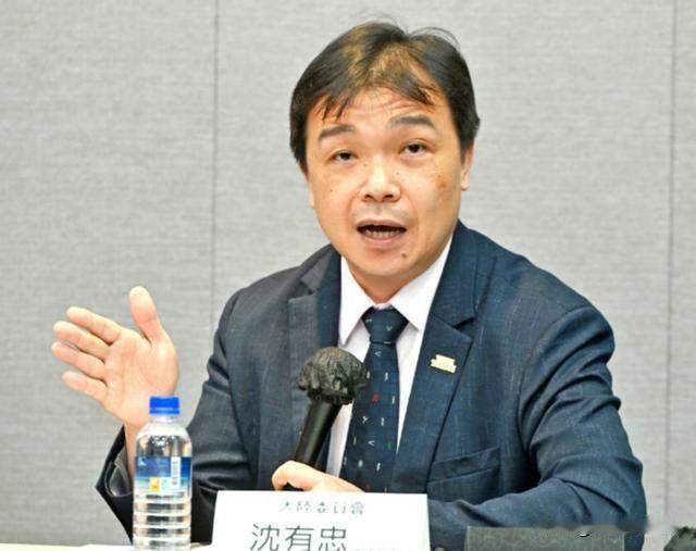 彻底锁死后方！台岛最后退路被封堵，台当局慌了，悄悄托中间人向大陆传话
 
台海局