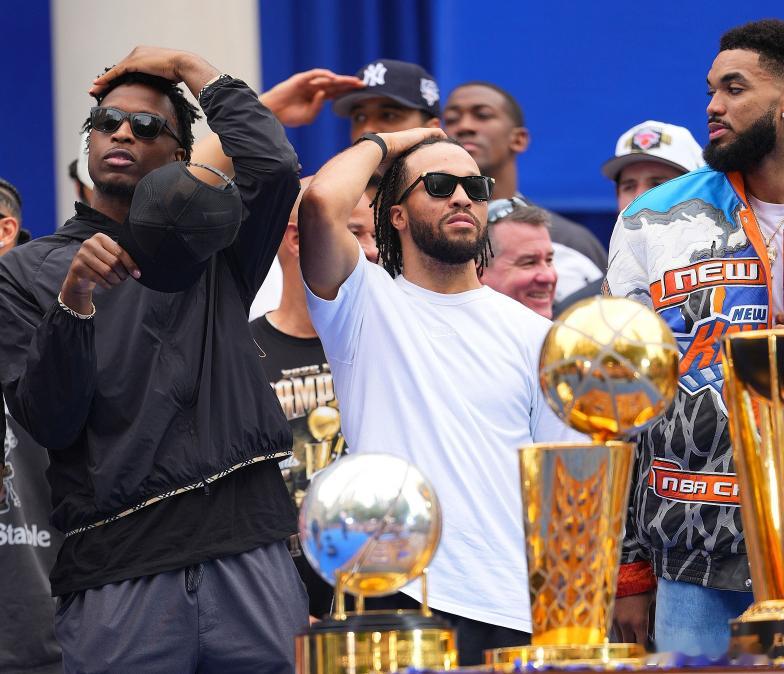 近日，NBA执行副总裁兼篮球运营总裁詹姆斯·琼斯接受了NBA官网采访。记者：“过