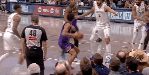 40岁詹姆斯还有多少油  进入40岁的詹姆斯越战越勇，2025年依然有着场均30