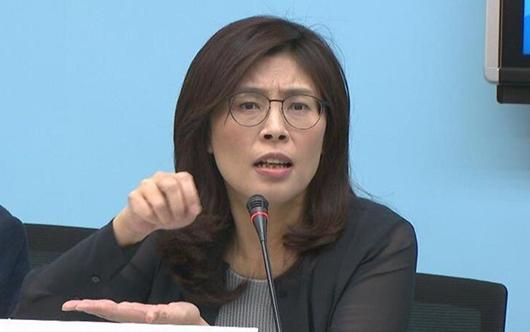 北京对国民党的“官方认证”，正式发给了郑丽文！很多人以为，中共中央发贺电只是例行