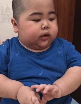 围观了20分钟，女主像中女装嫩，男主像精神小伙装沉稳！女主的造型像个半成品，一言