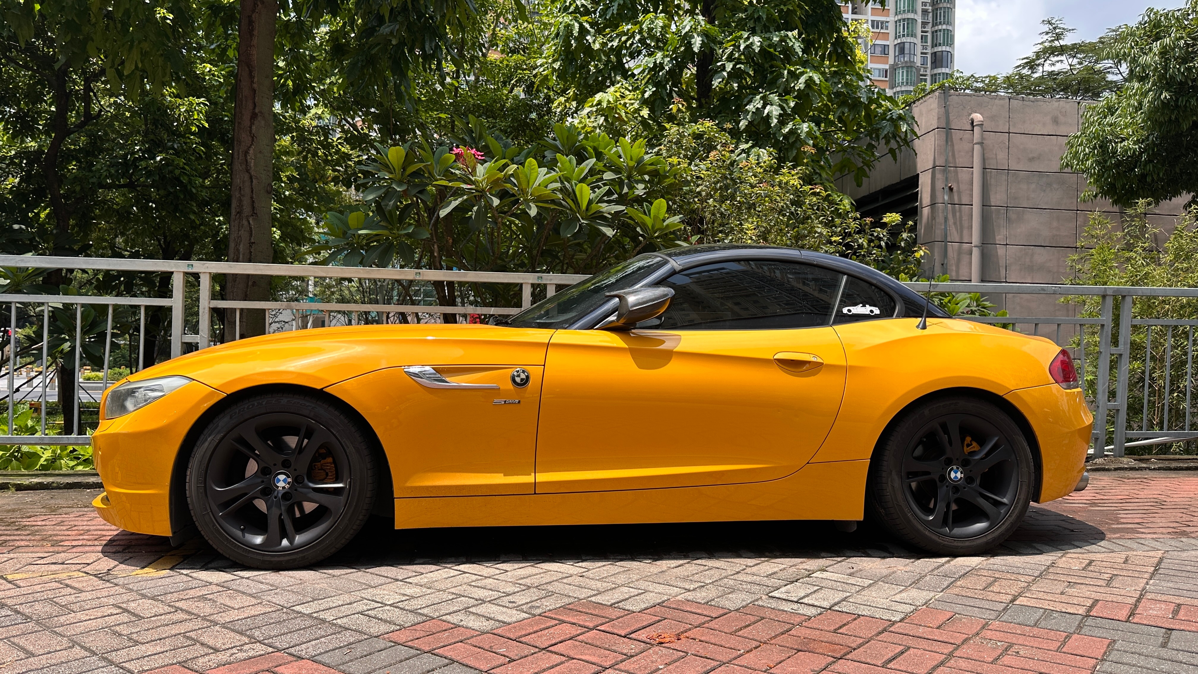 这是竞速黄还是沙漠黄？ E89 Z4在街上并不多见。bmwsky[超话]宝马[超
