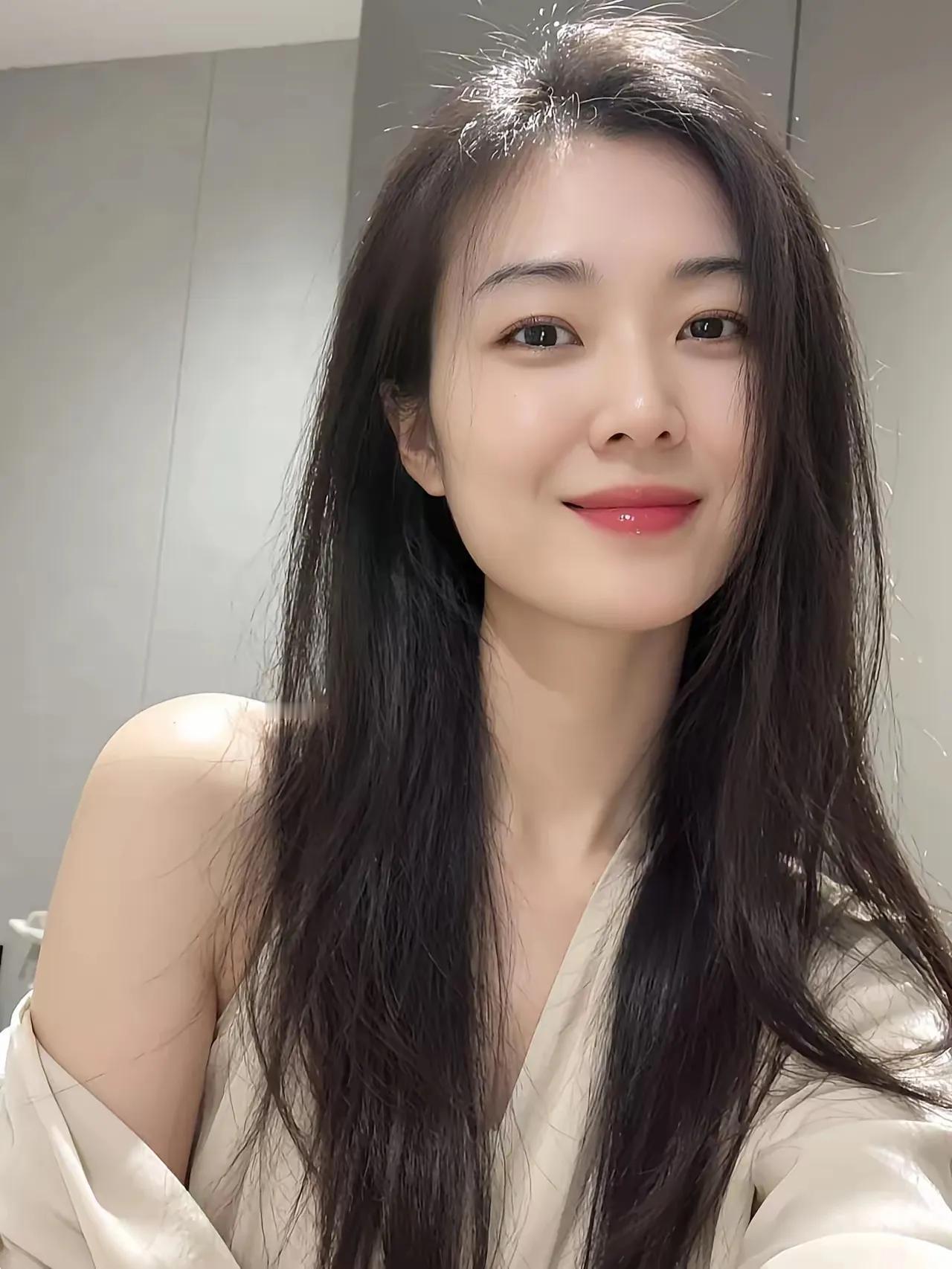 清新脱俗的美女