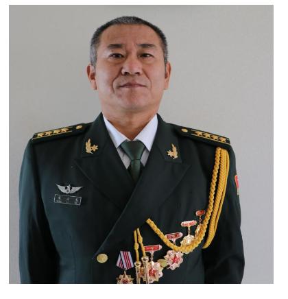 2010年，一辆步战车发生故障，厂家维修要20万，忽然一人检查后：“两块五，不能
