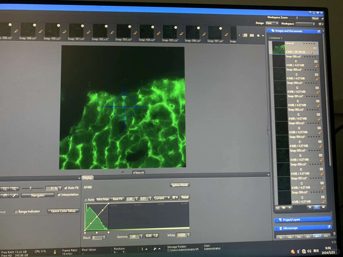 实验室总有一些掌管仪器的神