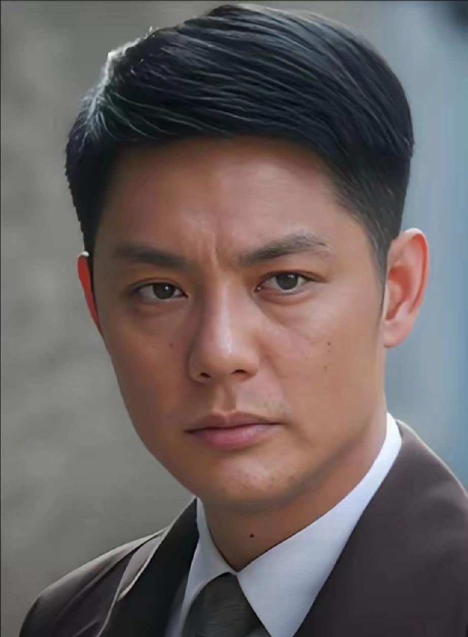 21年婚姻换一句净身出户！程愫亲手捧红丈夫，如今重逢地位天差地别
 
   20