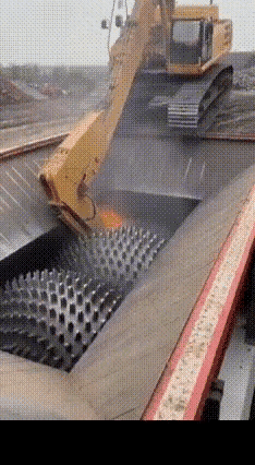 如果你有这样的一台吞铁巨兽，第一个想尝试什么？[震惊]