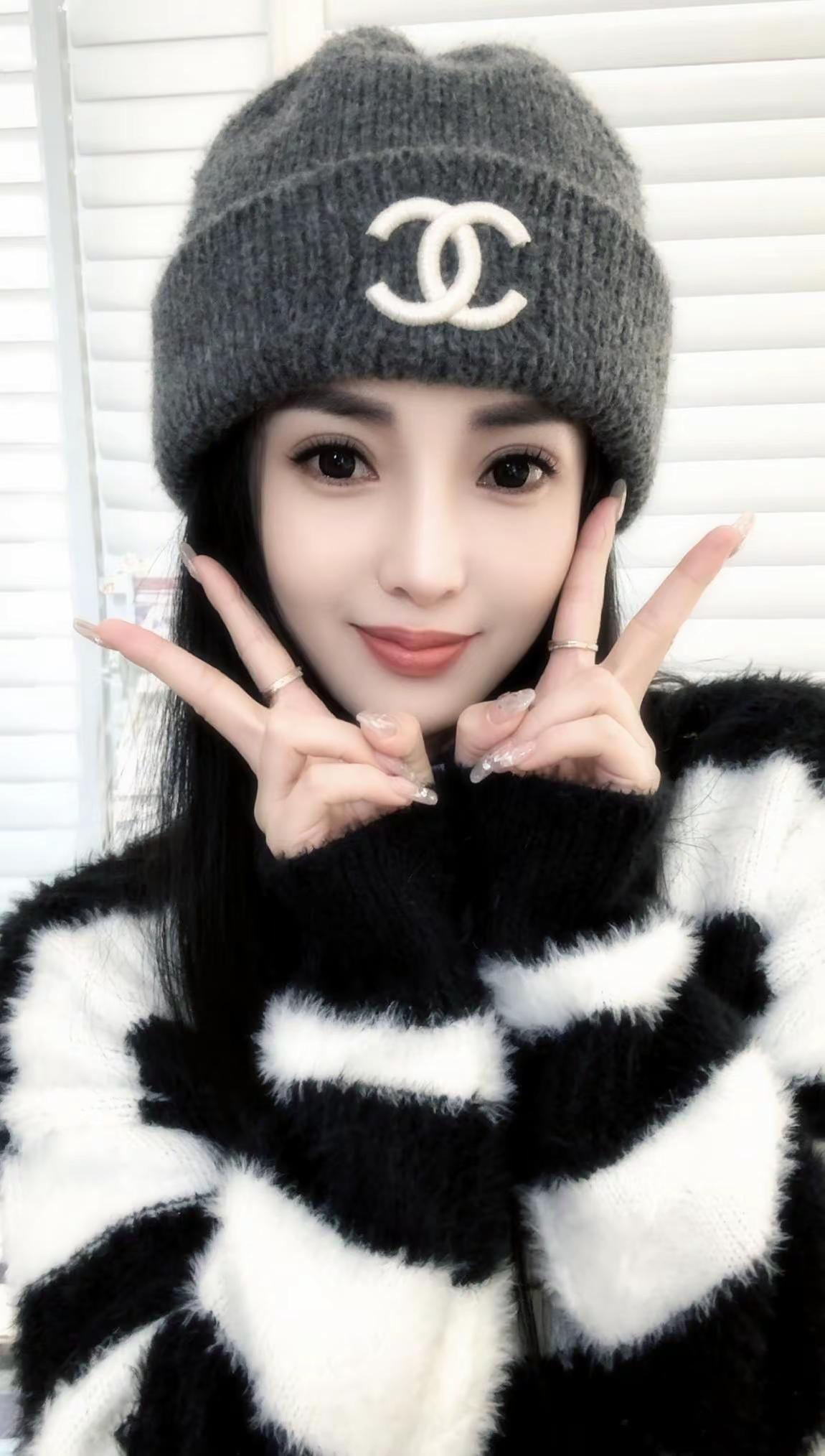 当岁月侵蚀了女性的容貌、时光夺走了男人的财富，剩下的爱，就只能用两个人内心和思维