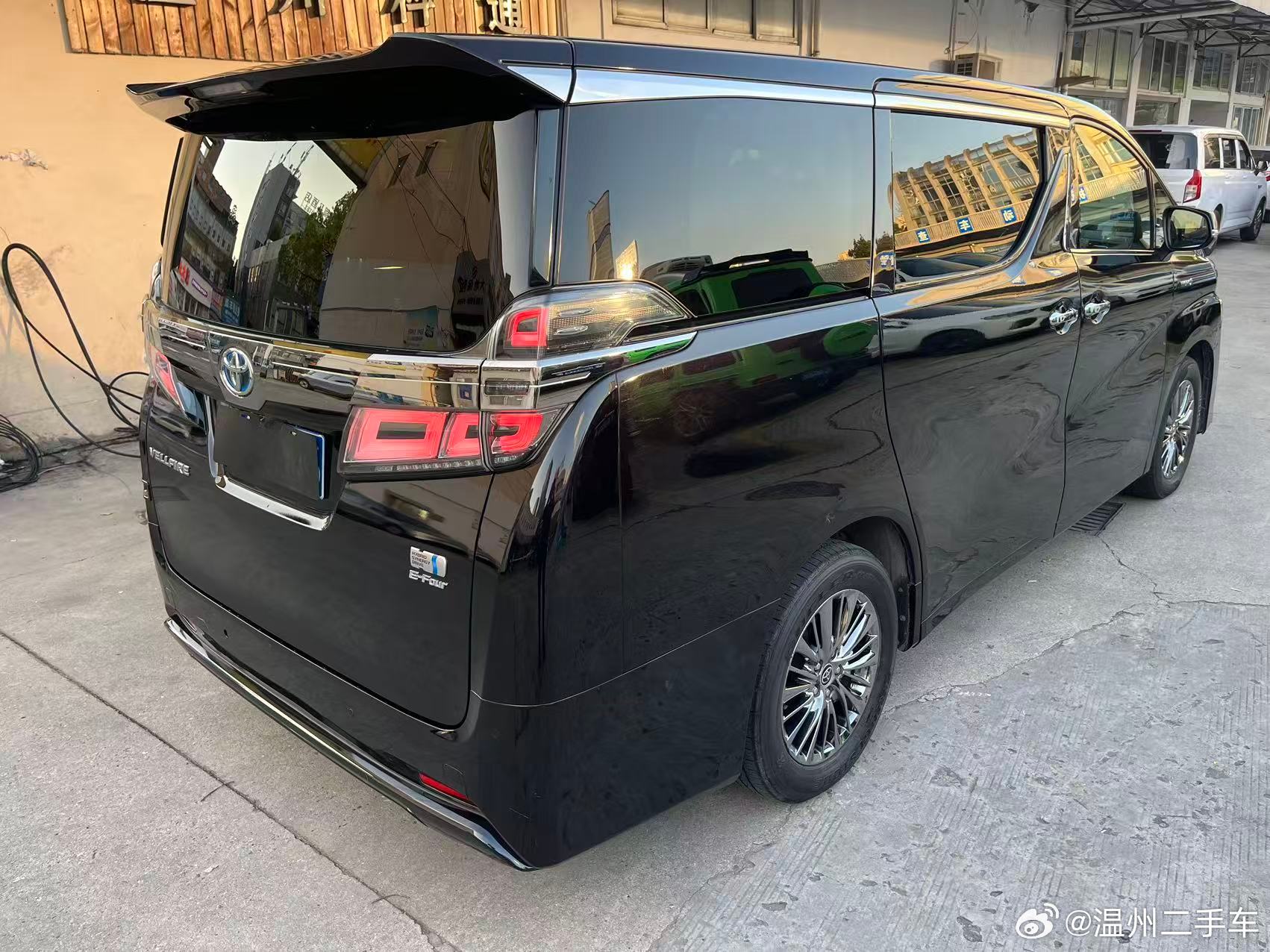 19年 威尔法2.5尊贵 一手车 实表12万 车况好 4件喷漆  里外新 价格不