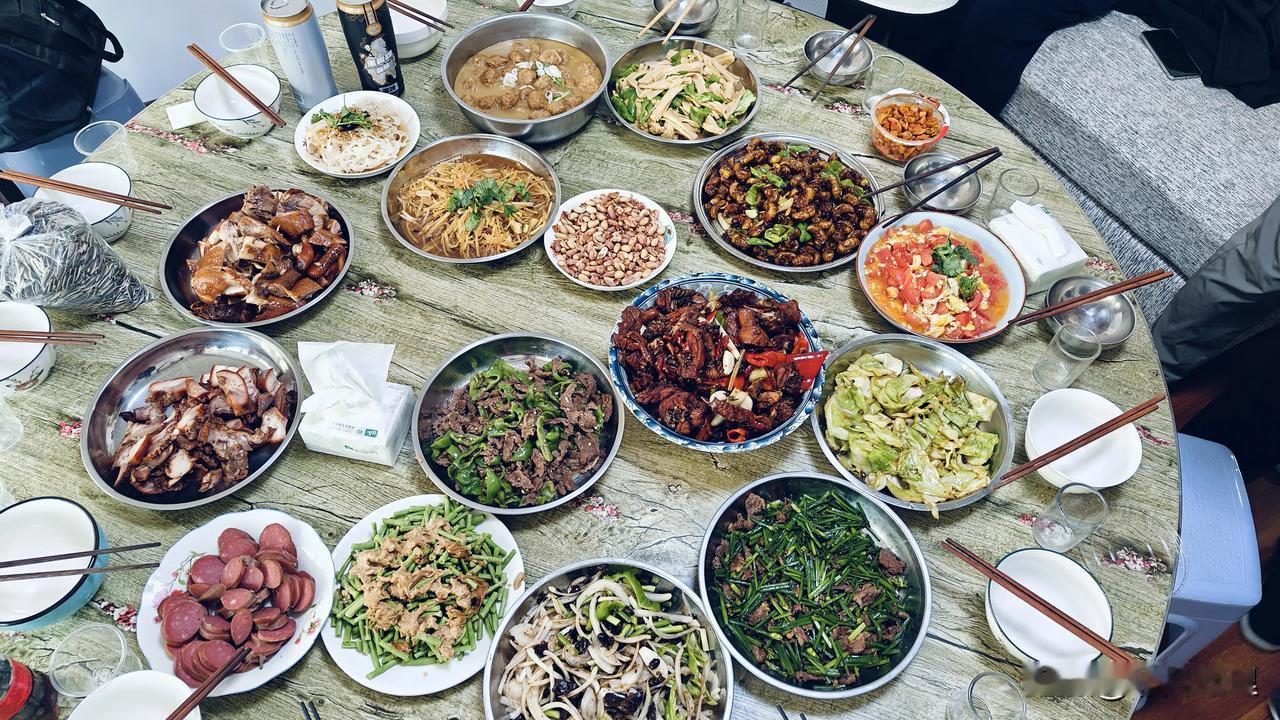 青海日记——第七天

今天我们去单位见证了阳光分班，也见了家长和学生！

晚上无