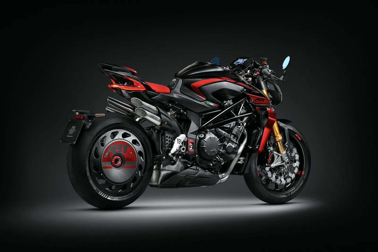 车市热门 MV 奥古斯塔（MV Agusta）推出与德国汽车改装厂商 ABT S