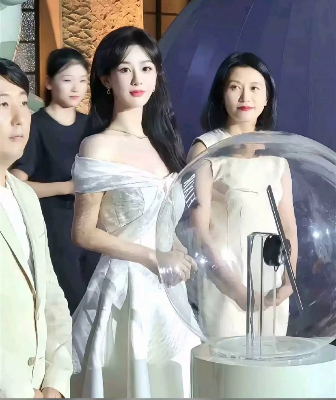 杨紫  yz杨紫董竹君yz杨紫玉兰花开君再来攒满思念换一次见面好不好【杨紫董竹君