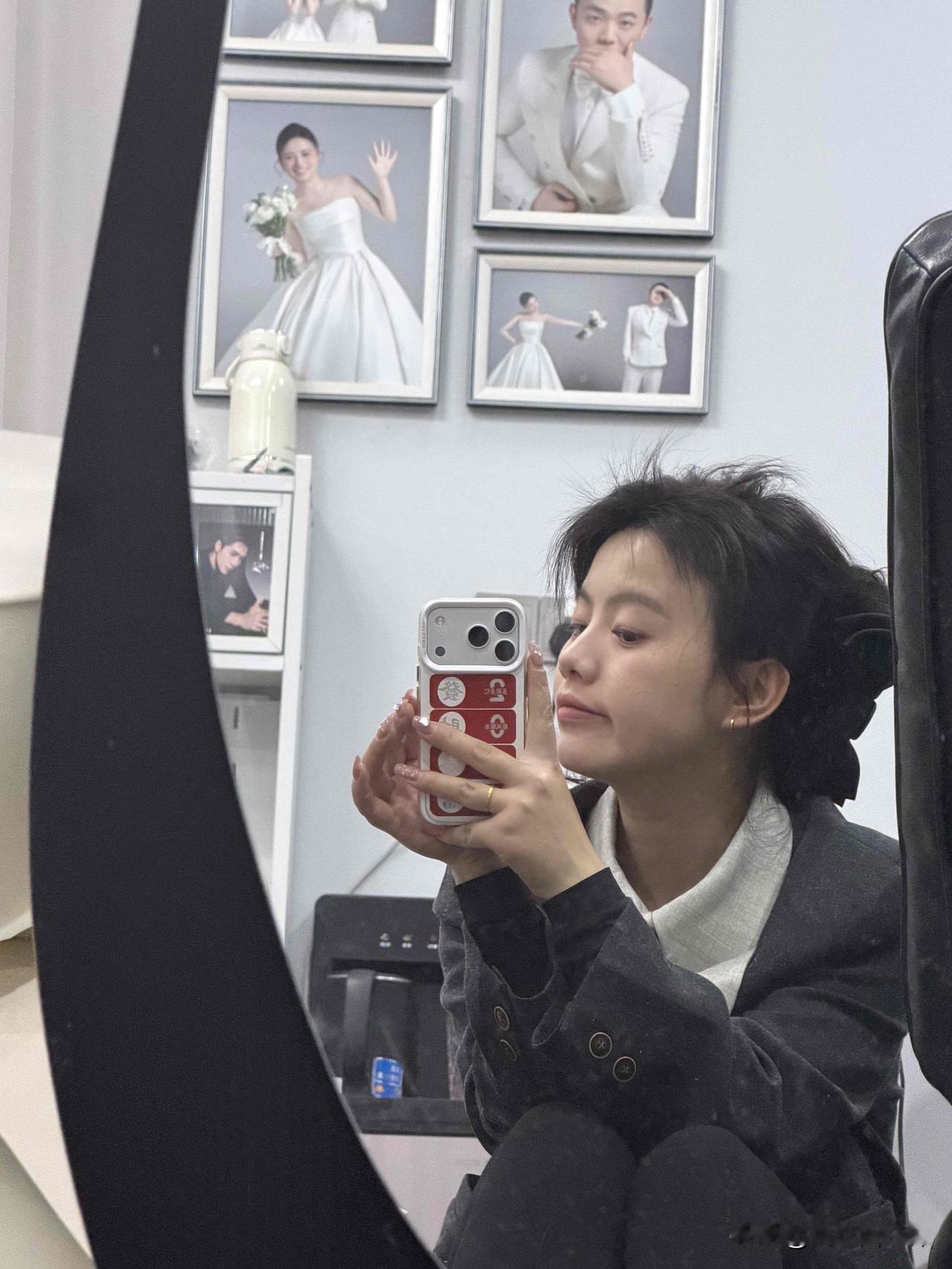 远嫁真的百害无一利
习俗不一样听不懂 吃不一样吃不饱
过年玩也不一样 跟个可怜虫