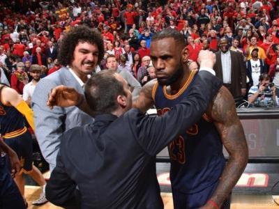 【NBA】“斯”字辈再献绝杀 詹姆斯1.5秒压哨胜公牛 网页链接