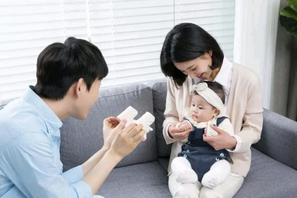 补贴还未到手，奶粉已经涨价，网友吐槽：又开始割韭菜了。‘’

育儿补贴政策才刚刚