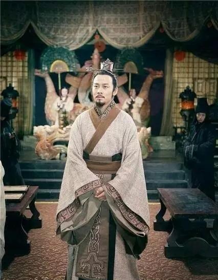 “嫂子见了绕道走”的穷书生，扎大腿苦读一年，转身让六国跪着签合同！苏秦的底层破局