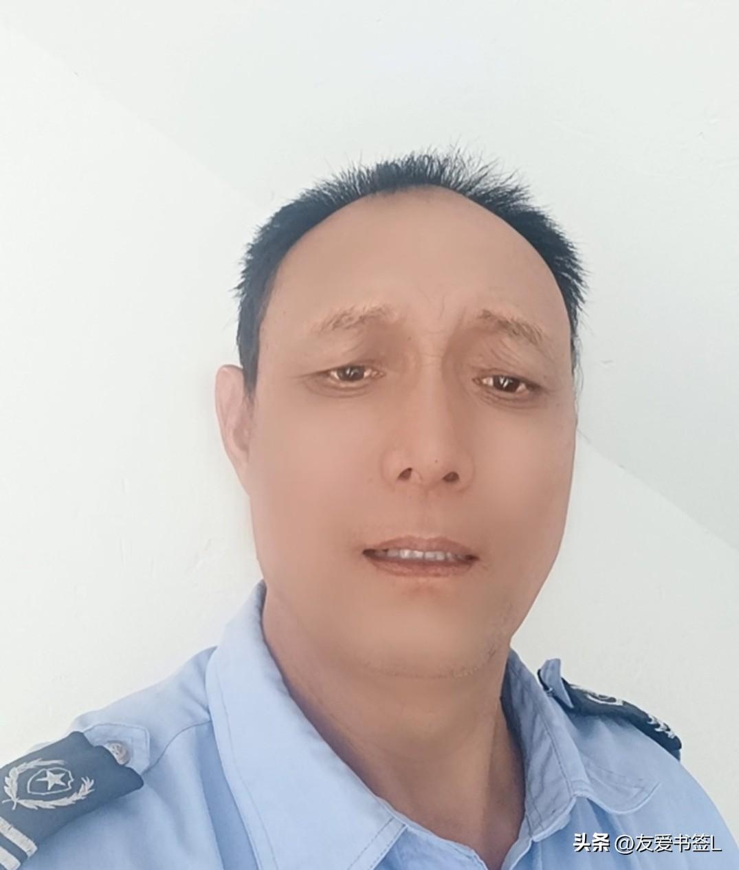 谁说活着不累？

还不是为了那几两碎银，背井离乡，没日没夜地熬。受了委屈，只能往