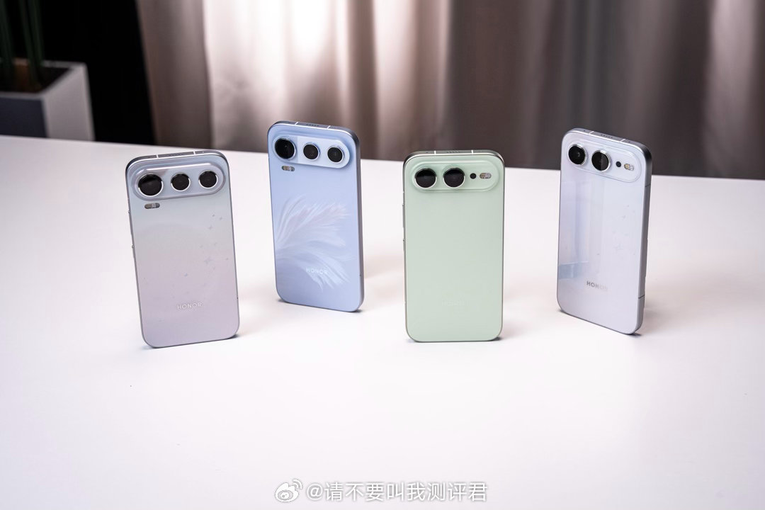 分享一组我们拍的荣耀600，这次600系列带来幸运星、青苹果、光羽蓝、曜石黑四款