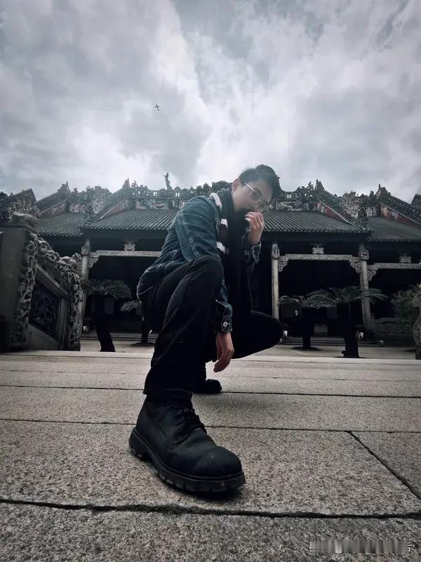 天南地北大拜年！五湖四海共团圆，今年这般拜年超有范！
“家人们，过年还群发‘新年