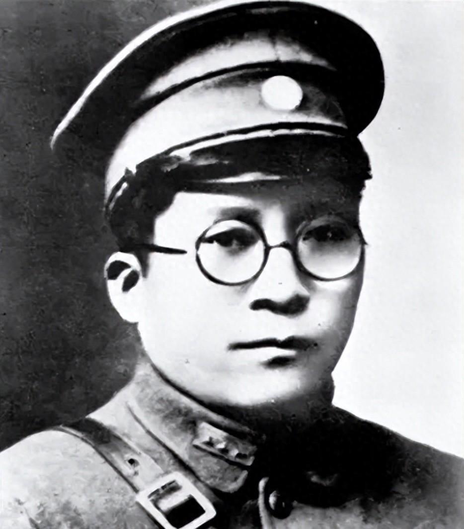 杨虎城被囚禁整整十二年，他的软禁生活究竟有多痛苦？特务回忆让人心酸
1949年9