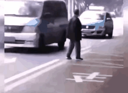 碰瓷！
是刁民的塑影，
是无赖的浓缩版，
也是社会的道德屏障上的窟窿眼。