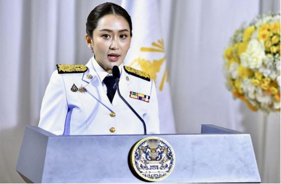 泰国大选混战“四分天下”，他信家族急需一场翻身仗
 
还有3天，泰国就要举行新一