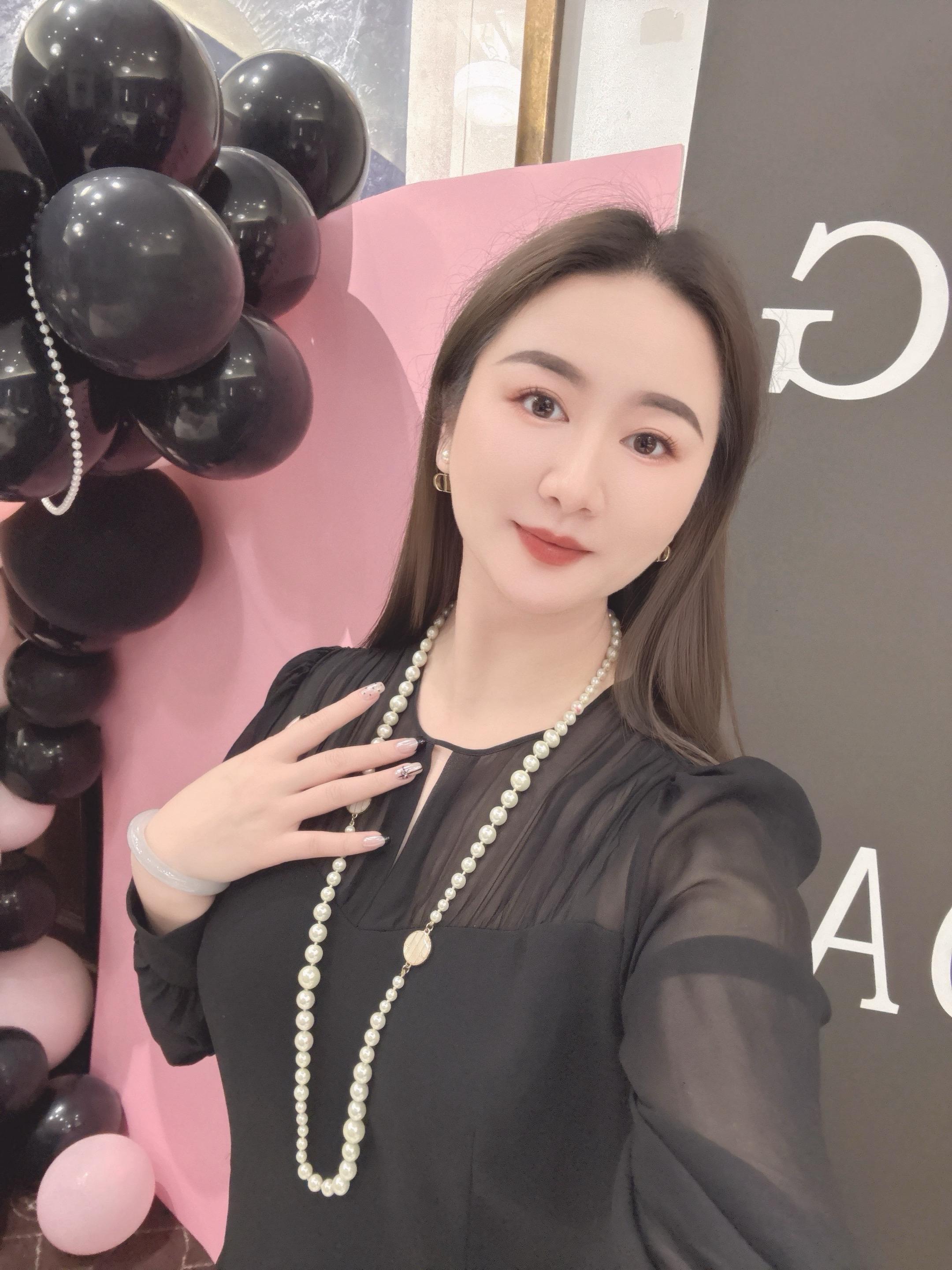 女子应有慈贵之相 不是妖娆 不是抚媚  是端庄 仁慈 圆瑞有贵气