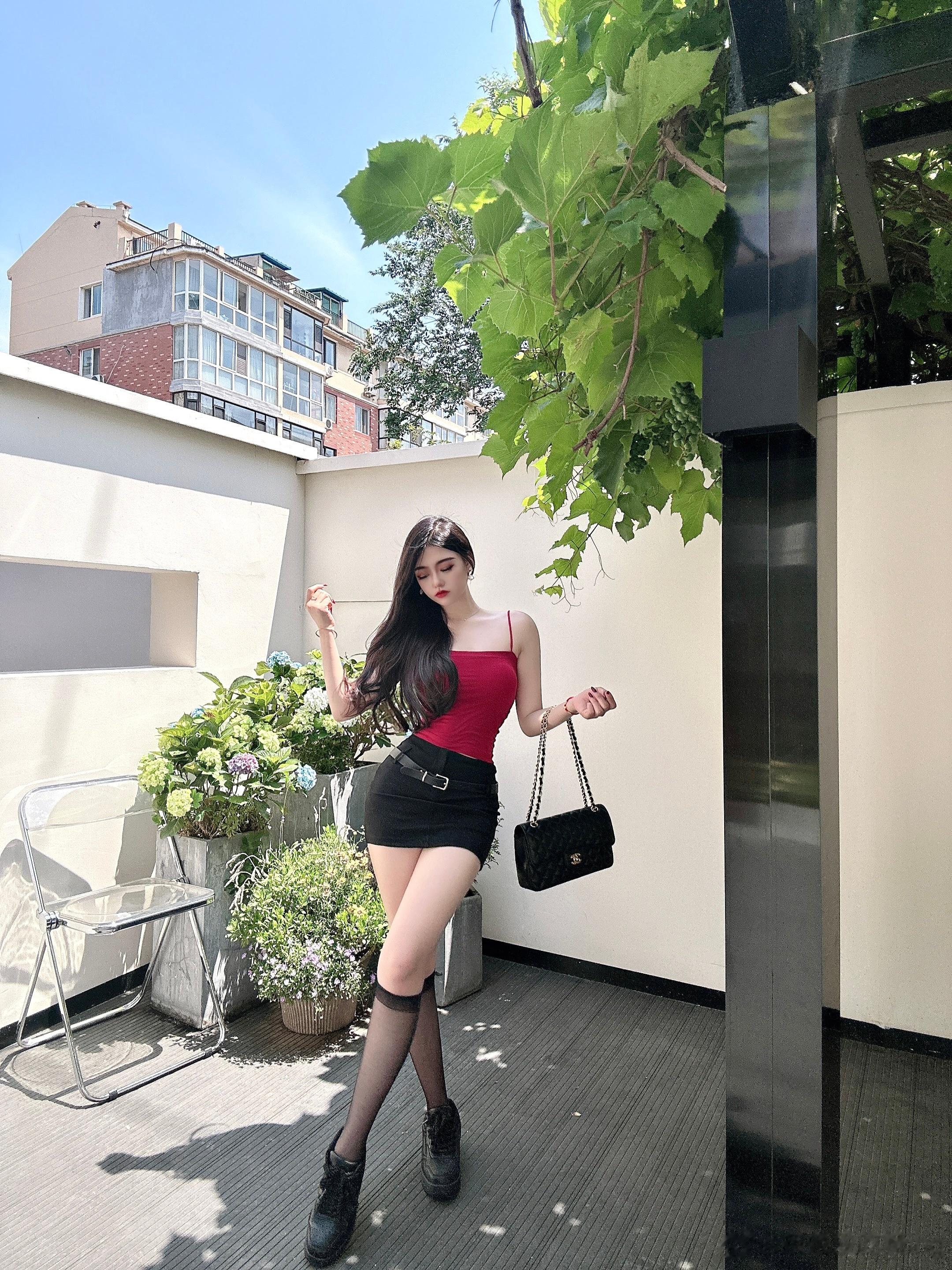 妈妈说长得帅的男孩子会花心 我觉得不对 长的丑的他也花心..  ​​​