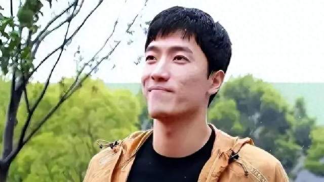 刘翔刚安置结束，十年无子真相曝光，吴柳芳的一席话引人深思
