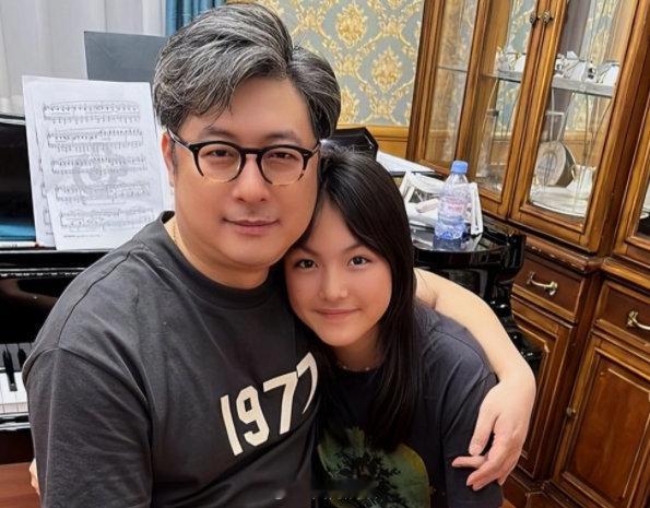 王岳伦发文回应王岳伦回应争议 王岳伦发文回应争议，辟谣王诗龄休学，称传言都是谣言