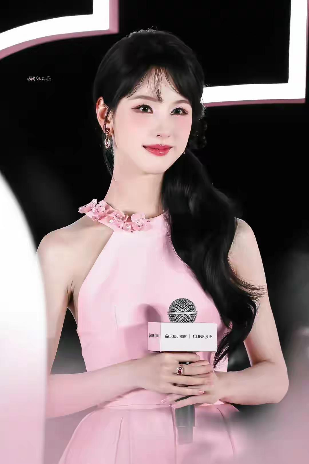 [送心]每天都发陈都灵[玫瑰]，第二弹——今天是粉红色的[舔屏]