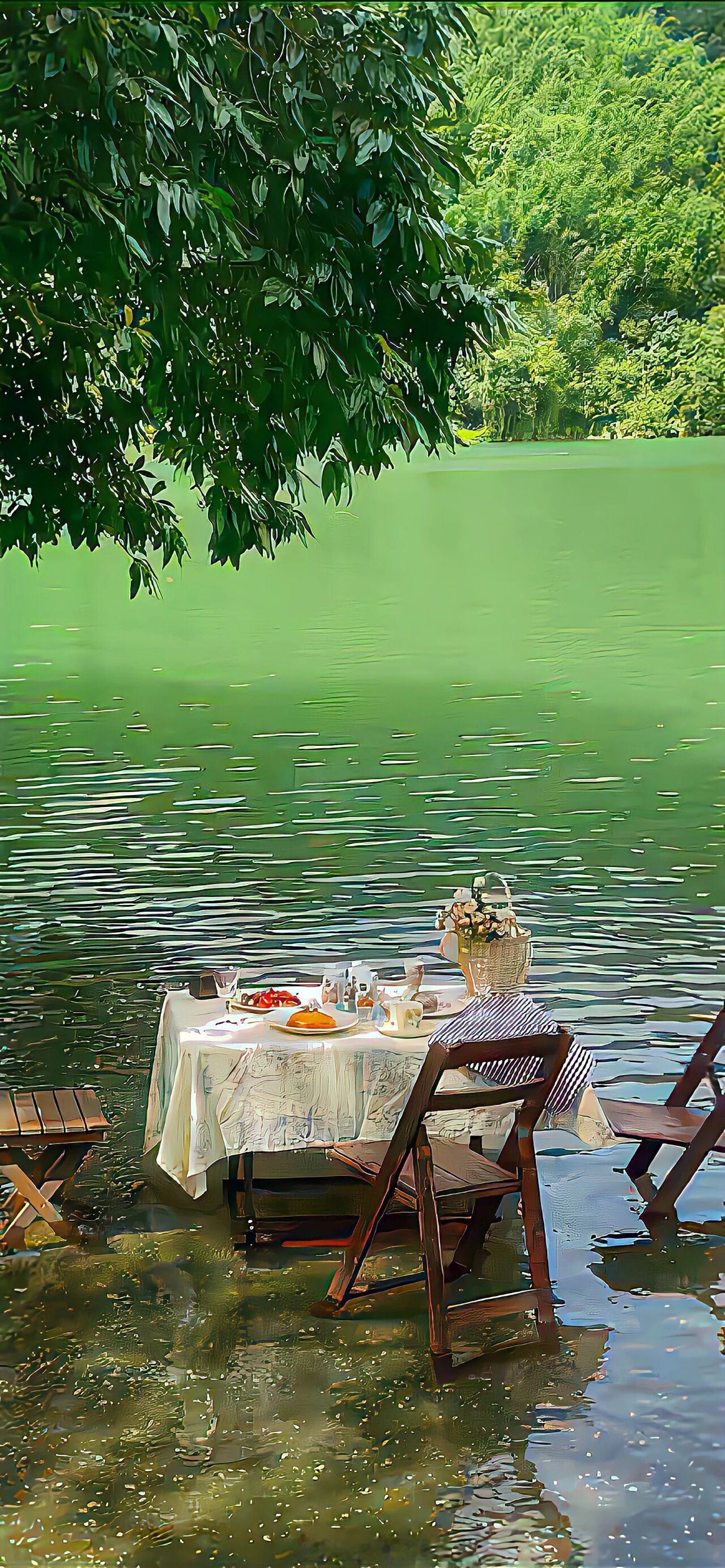 冬天会周而复始，该相逢的人会再相逢，所以不必总惦记遗憾，而是要学会期待全。——赫