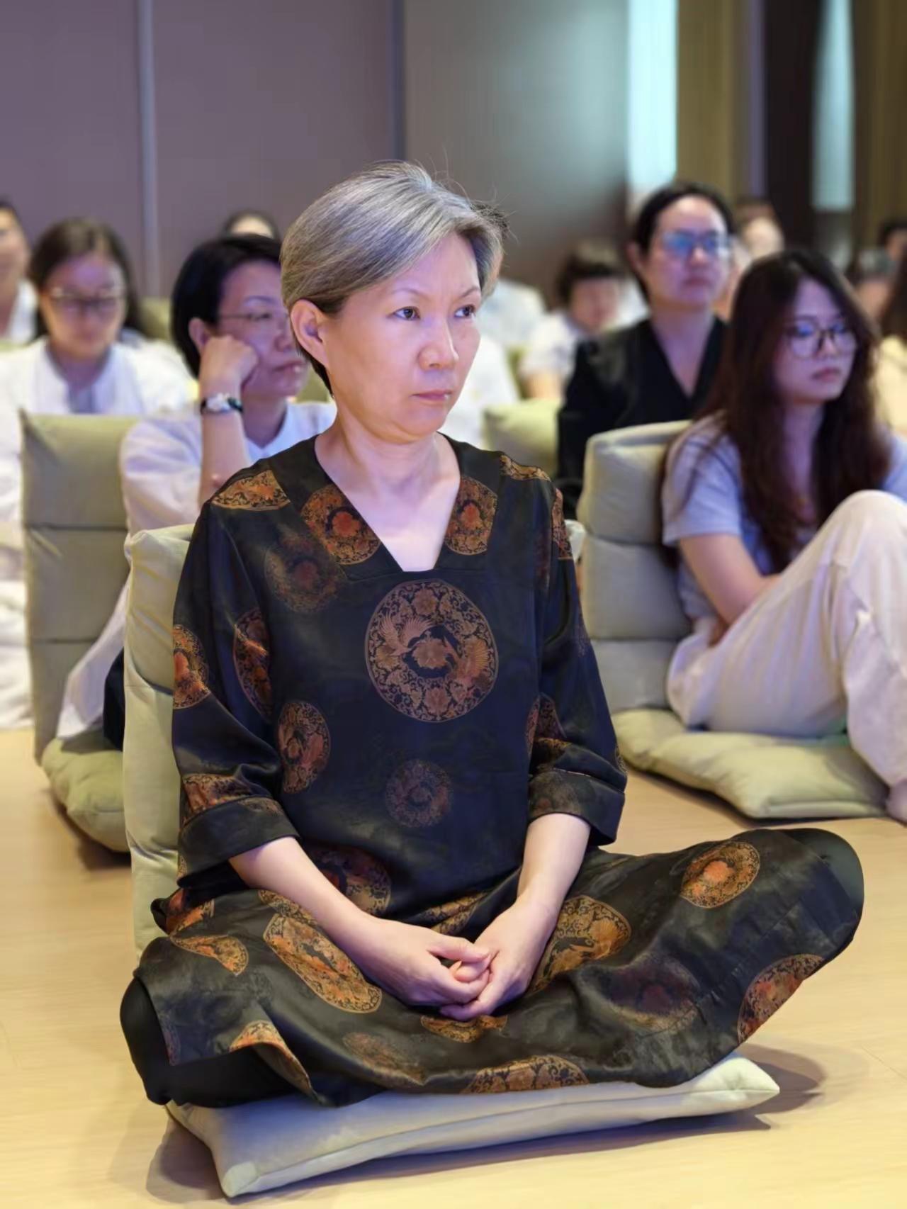 月底北京两日都市正念静心营。跟百位来自全国各地企业及正念师 一起学习精进吗？