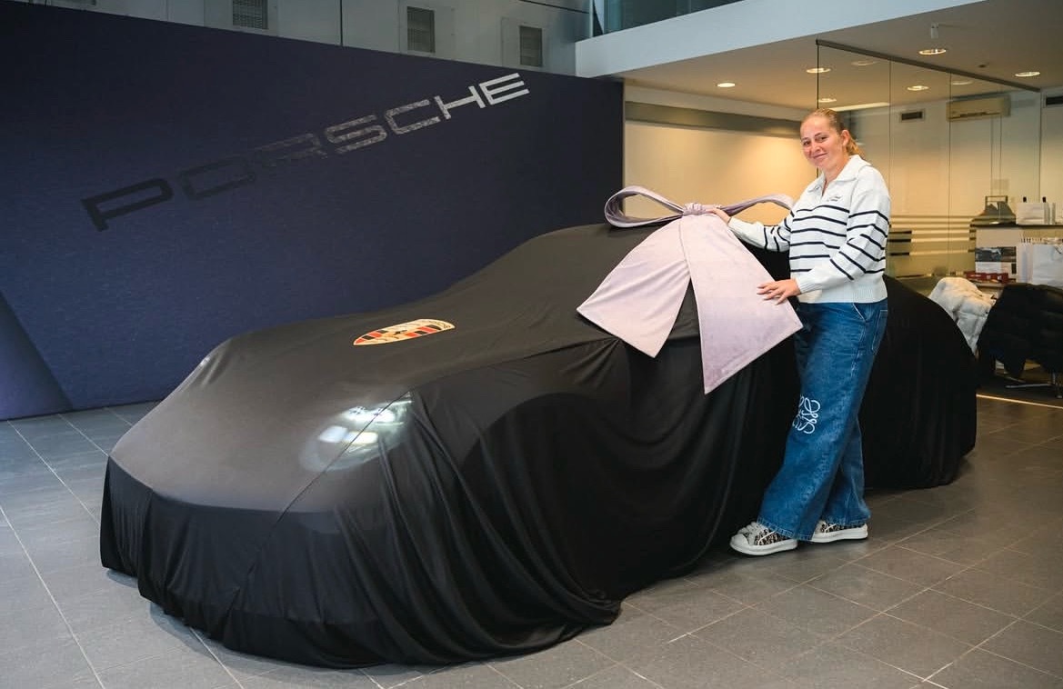 网球talking大会 奥斯塔彭科喜提保时捷一辆！在今年的斯图加特站女单决赛，奥